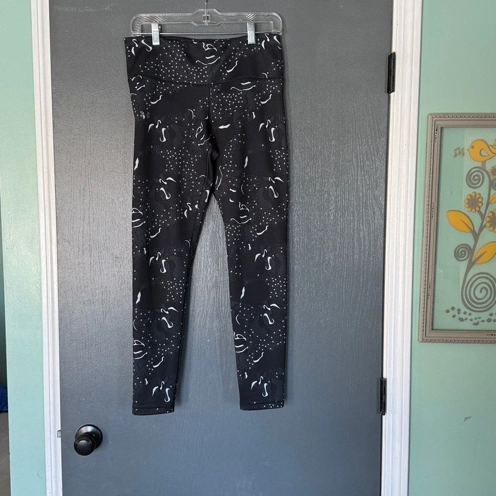 Under Armour Black and White workout Leggings